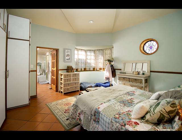 3 BEDROOM HOUSE FOR SALE IN KENSINGTON